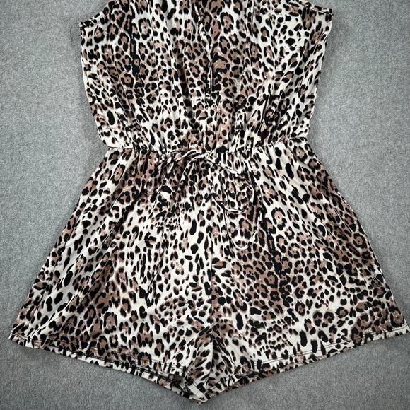 White Birch Animal Print Romper Jumpsuit Shorts Size Medium Sleeveless Tie Waist - Picture 4 of 9